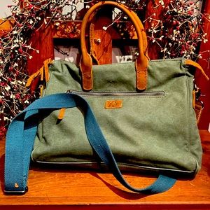 12” high 15” wide, laptop bag, beautiful sage green w shoulder strap🥳